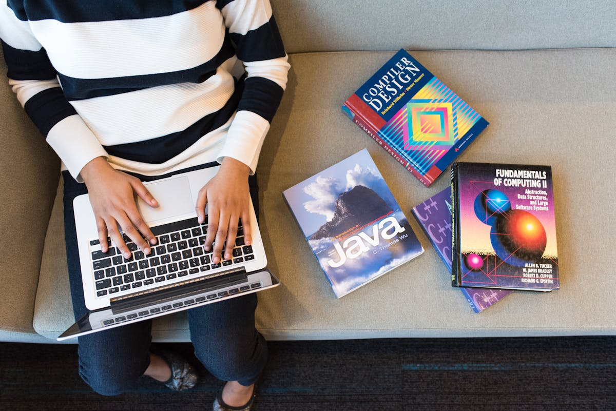 web development freelancer Comparison of WordPress Webflow and Squarespace website platforms